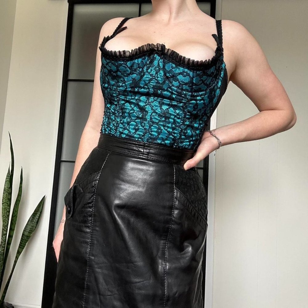 2000s Frederick's of Hollywood Black Lace Corset Top - Picture 2 of 4